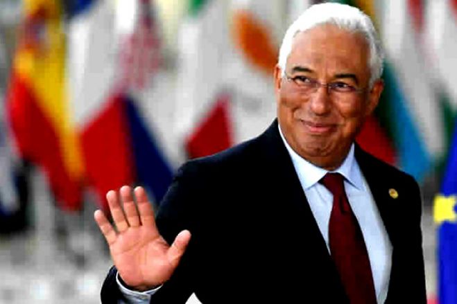 Primeiro-ministro português é diagnosticado com covid-19 e está em isolamento