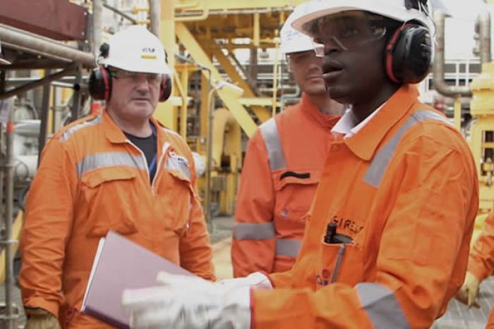 Governo promete quadros nacionais qualificados para novos projetos petrolíferos