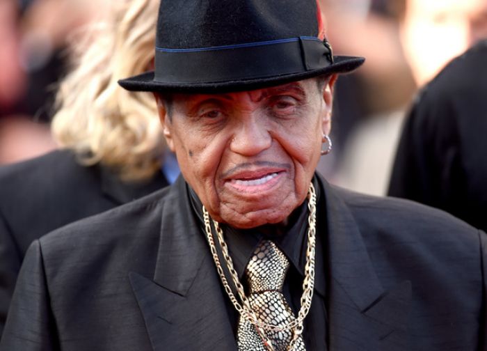 Morre Joe Jackson, pai de Michael Jackson, aos 89 anos