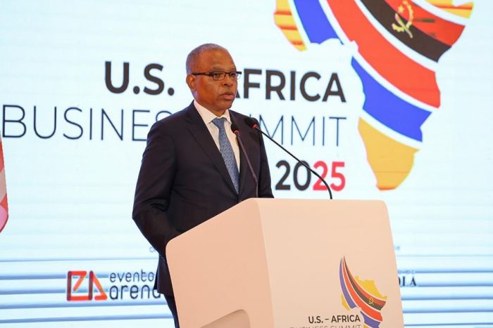 Cortes e tarifas decretadas por Trump pairam sobre Cimeira Empresarial EUA-África