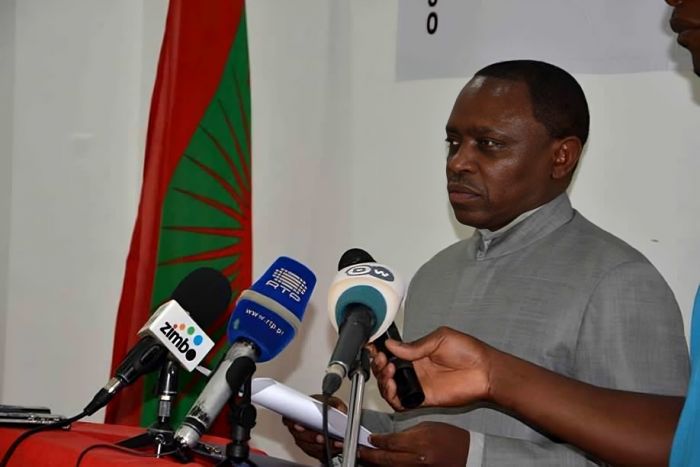 MPLA foge da democracia “como diabo foge da cruz” - Kamalata Numa