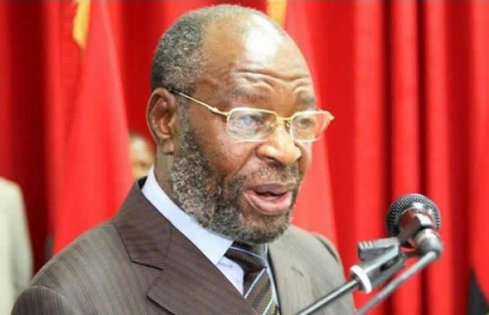 Kundi Paihama quer trocar banca pela agricultura