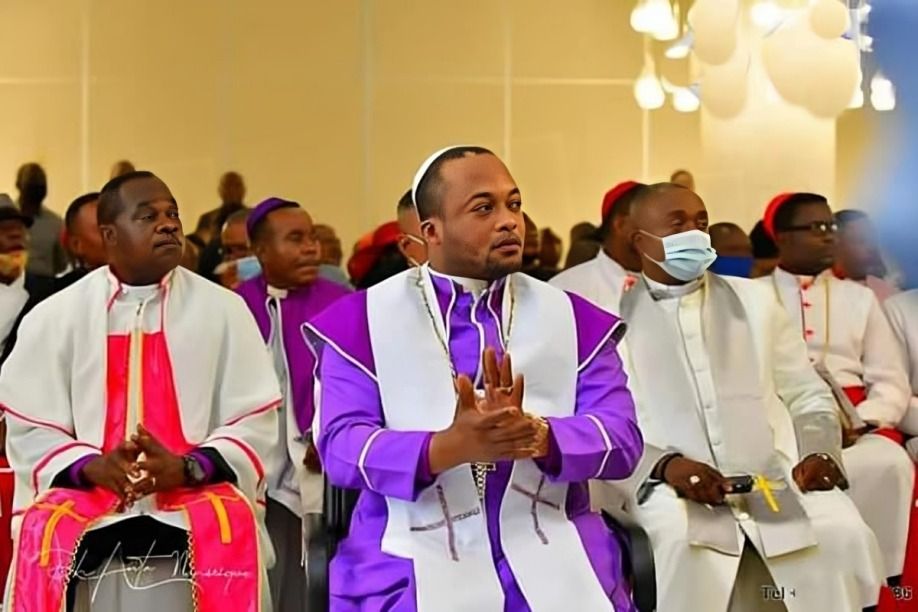 Igreja Católica Angolana critica “uso indevido” de suas vestes pelas seitas