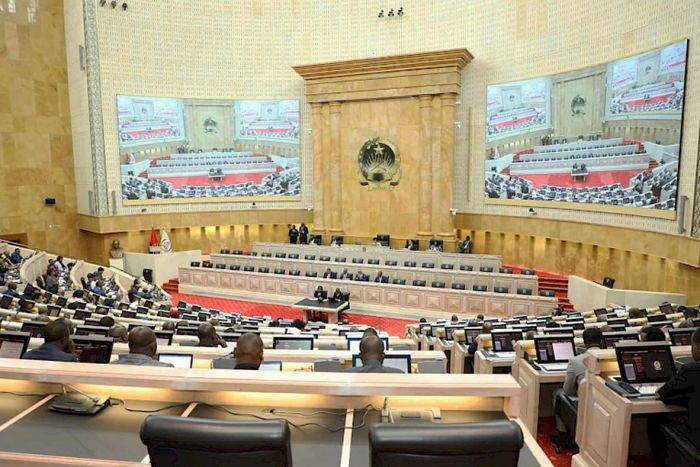 MPLA e UNITA concordam com voto com cartão de eleitor e publicação de acta da mesa