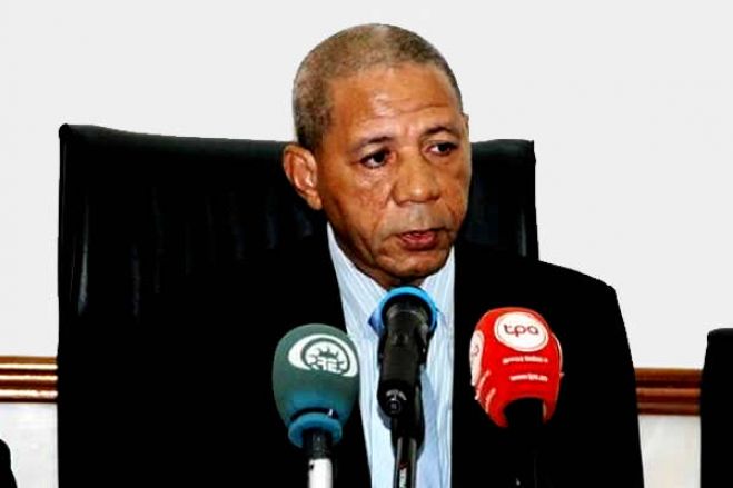 General “Kopelipa” começa hoje a ser ouvido em processo de burla e peculato