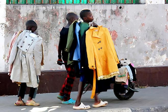 Menores de idade vão poder "zungar e vender nos mercados a partir dos 14 anos