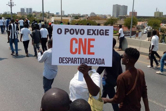 Relatório da Democracia 2025 alerta para retrocessos nalguns países lusófonos