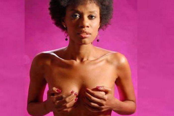 Mulher: Quando um peito fica maior do que o outro