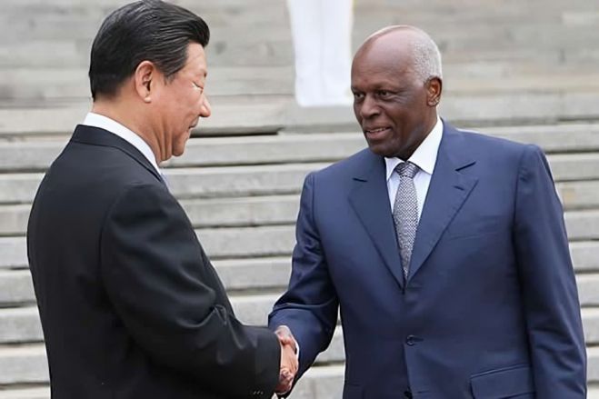 Dívida com o petróleo como colateral foi proposta de Angola