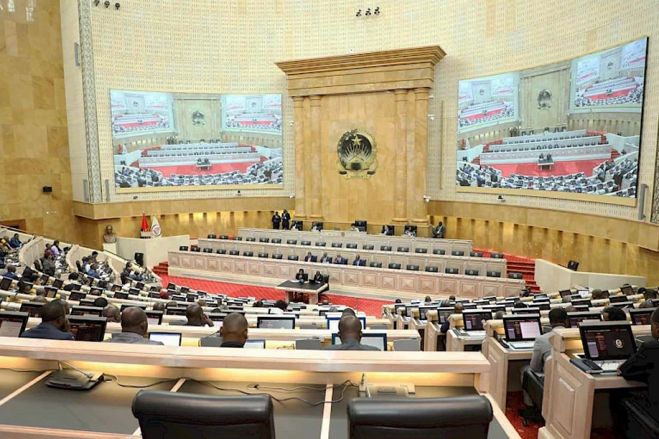 Parlamento analisa propostas de revisão das leis eleitorais