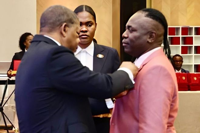 João Lourenço acusado de usar medalhas como propaganda