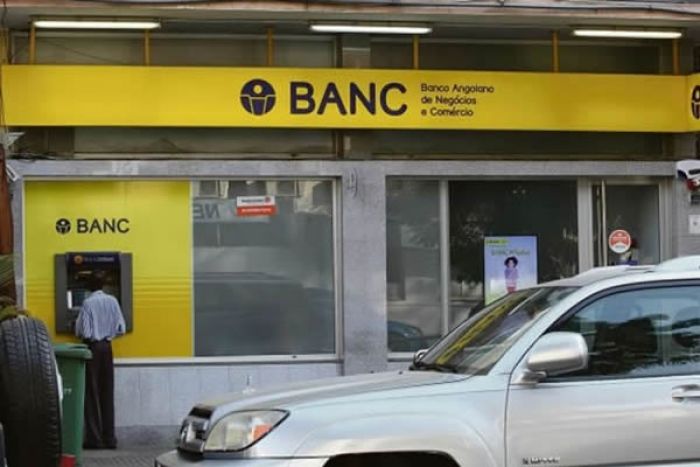Gestores do ex-BANC condenados a "pagar" falência do banco com meios próprios