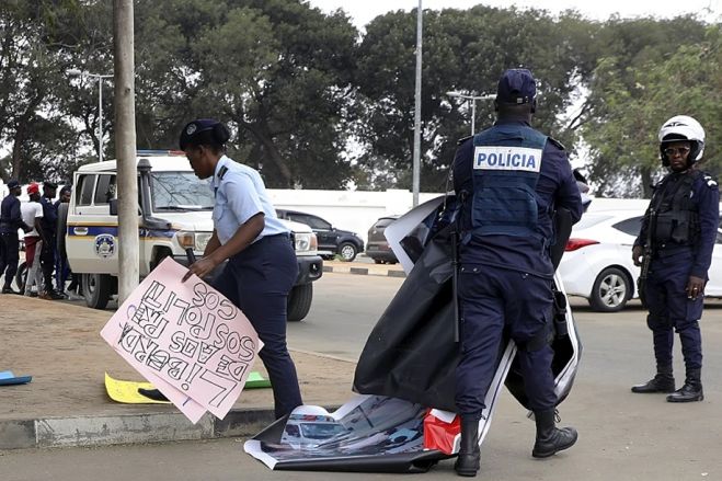 Polícia angolana trava protesto contra leis que “limitam liberdades” e intimida jornalistas