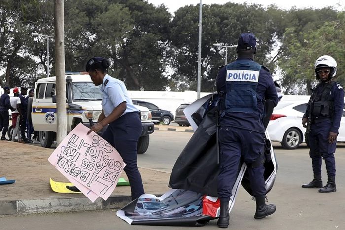 Polícia angolana trava protesto contra leis que “limitam liberdades” e intimida jornalistas