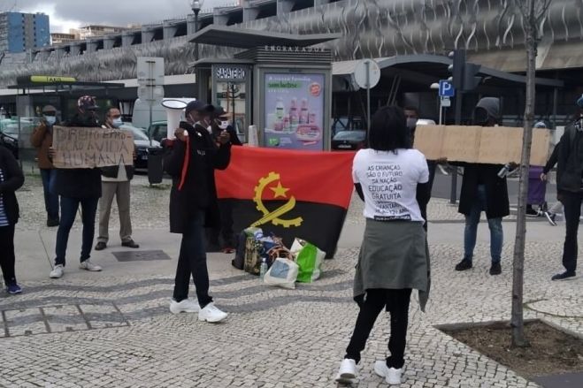 Ativistas angolanos denunciam “ditadura” numa manifestação em Genebra pouco concorrida