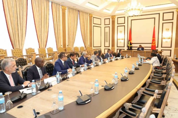 João Lourenço reúne-se com os administradores dos Bancos comerciais