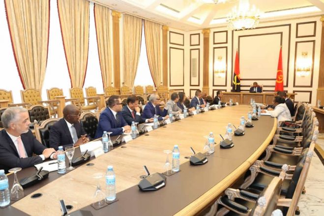 João Lourenço reúne-se com os administradores dos Bancos comerciais