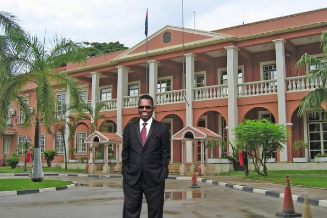 Edeltrudes Costa manda mais na Cidade Alta do que João Lourenço?