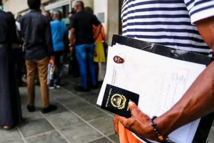 Êxodo de jovens angolanos para Portugal e outros destinos resulta da “desgovernação” do país – socióloga