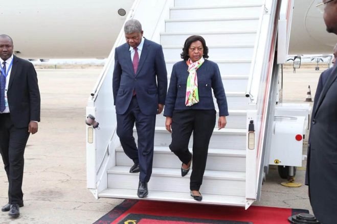 João Lourenço regressa a Angola após visita privada ao Brasil marcada por especulações