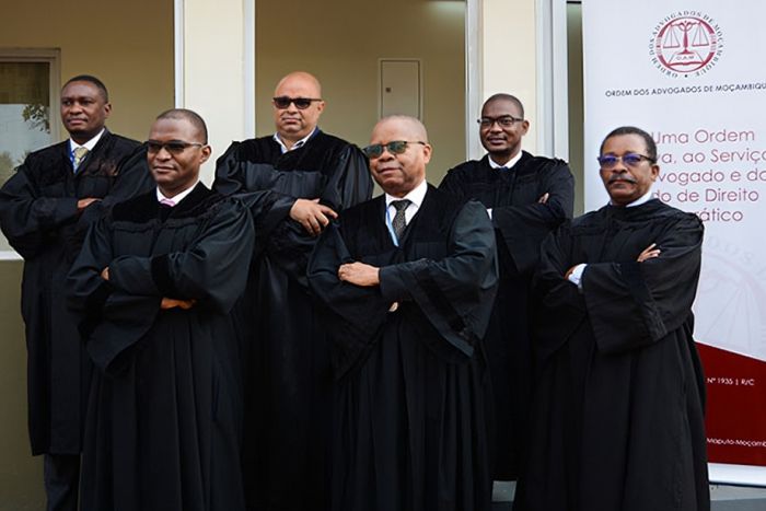 Advogados moçambicanos acusam tribunal de Luanda de “veto à missão do judiciário”