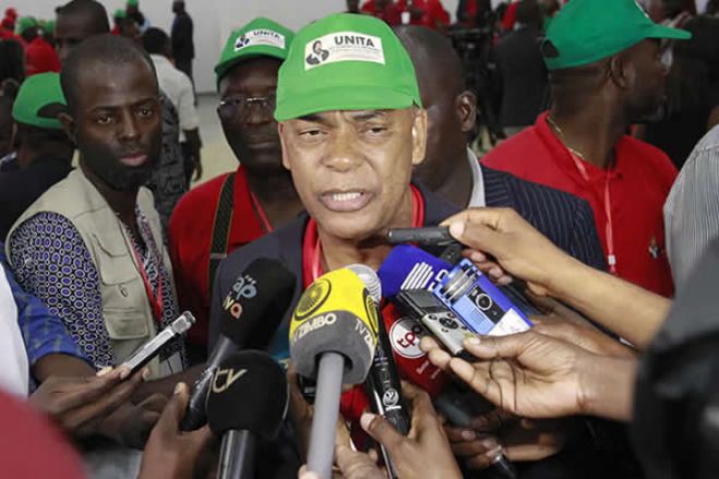 Líder da UNITA defende "alargada revisão constitucional” que exclua perpetuação no poder