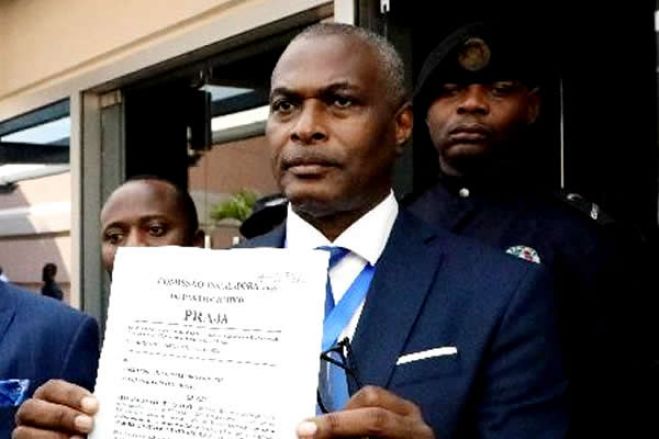 Juristas angolanos dizem que Pra-Ja Servir Angola está "juridicamente morto"