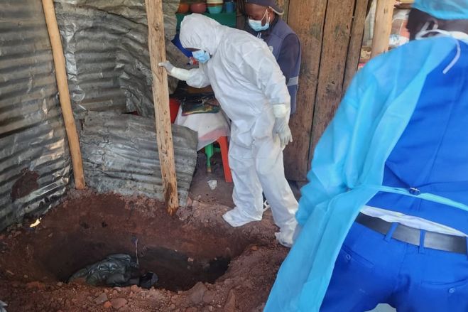 Casal pertencente a seita detido por enterrar cadáveres clandestinamente