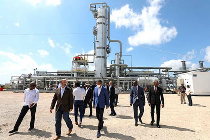 Refinaria de Cabinda arranca no 2º semestre e Angola procura investidores para Lobito