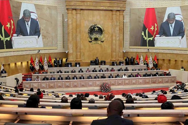 Classe política pede intervenção da PGR para desvendar denúncia do Presidente da República