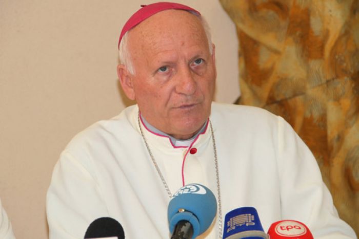 Angola está a "melhorar" mas país ainda tem "muita pobreza"