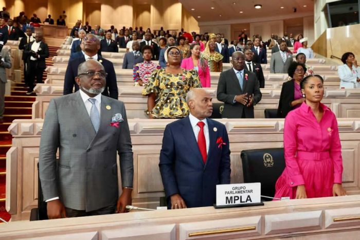 MPLA "chumba" proposta da UNITA sobre distribuição dos mandatos restantes dos partidos políticos
