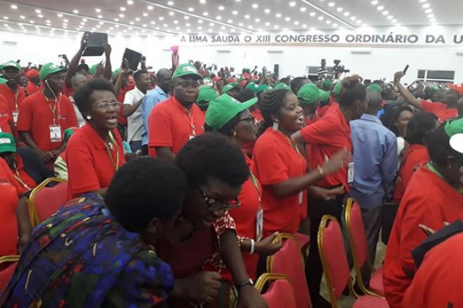 Ambiente de festa na UNITA com vitória de Adalberto da Costa Júnior
