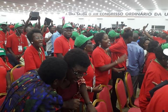 Ambiente de festa na UNITA com vitória de Adalberto da Costa Júnior
