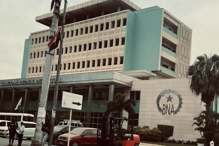 BNA muda regras para concessão de crédito a titulares de cargos relevantes