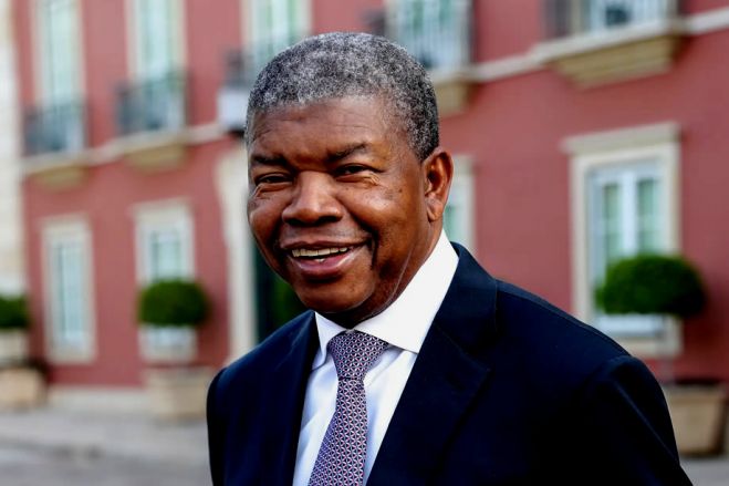 Relatório aponta que regime angolano é exemplo de "resiliência do regime autoritário"