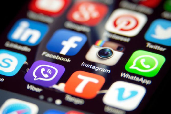 Governo defende "pacto de convivência saudável" nas redes sociais