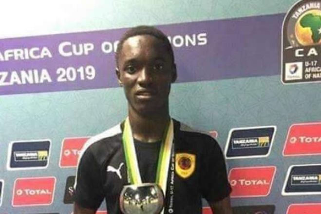 Internacional angolano Osvaldo Capemba "Capita" tinha autorização para viajar - Ministra