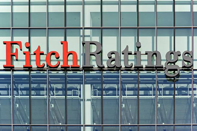 Fitch desce 'rating' de Angola para CCC indicando possível 'default'