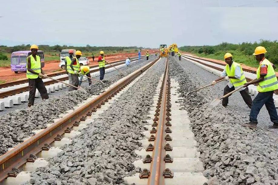 Angola prevê construir dois ramais ferroviários de ligação com a Namíbia