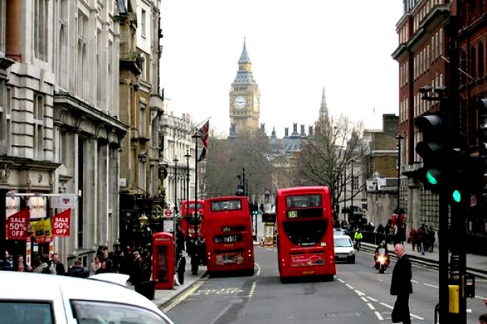 Covid-19: Governo britânico remove Angola da "lista vermelha" de viagens