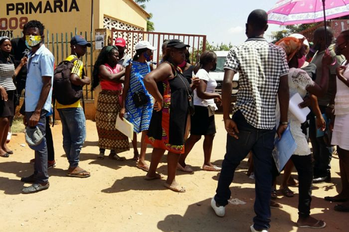 Concurso da Educação: Candidatos queixam-se de manobras e "invenção" de requisitos
