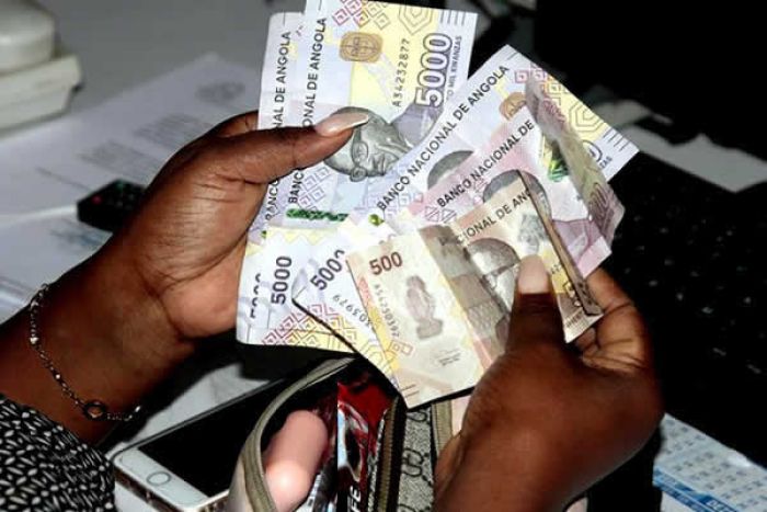 Quinze empresas já pediram para não pagar novo salário mínimo