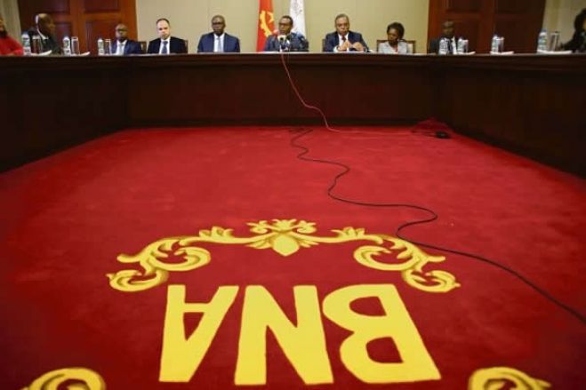 Bancos comerciais confiam mais em consultores internacionais - BNA