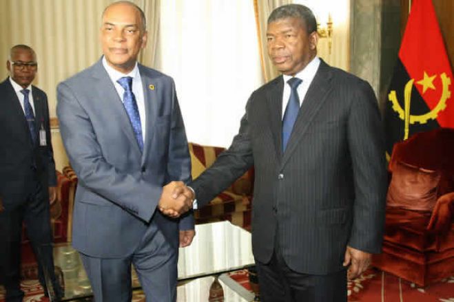 Lider da UNITA pede a João Lourenço que esclareça "excedente orçamental" de mais de seis mil milhões de dólares