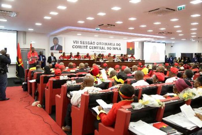 MPLA encoraja líder na cruzada contra a corrupção e aprova congresso para 15 de junho
