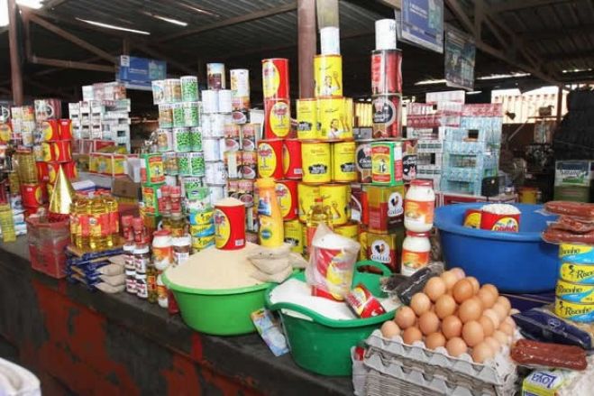 Preço da cesta básica sobe e a população grita por socorro nos mercados da capital