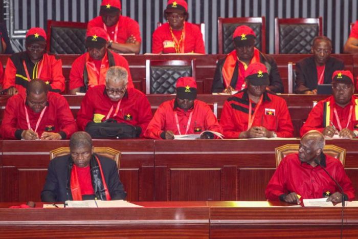 Congresso extraordinário do MPLA traz "à tona" tema da bicefalia rejeitado em 2018 - Analista