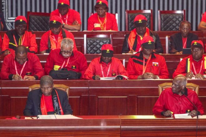 Congresso extraordinário do MPLA traz "à tona" tema da bicefalia rejeitado em 2018 - Analista