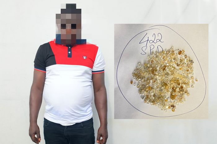 SIC detém cidadão da RDC com mais de 400 pedras de diamantes